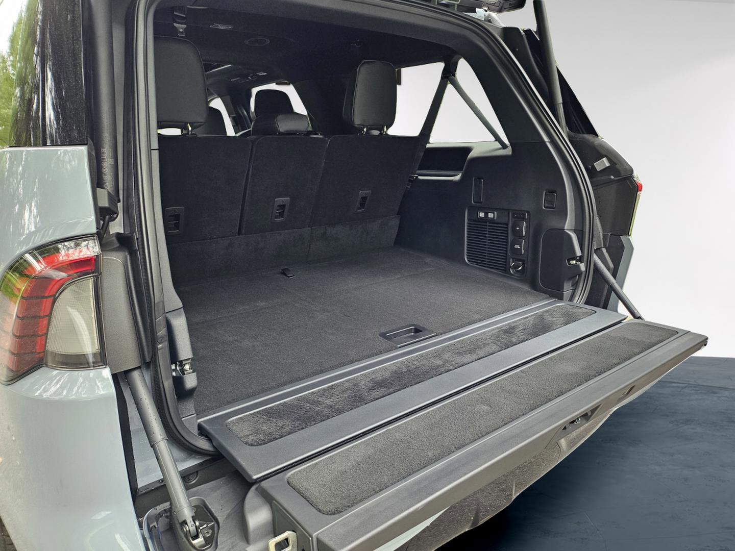 New 2025 Lincoln Navigator L Reserve w/ Jet Appearance Package image 31