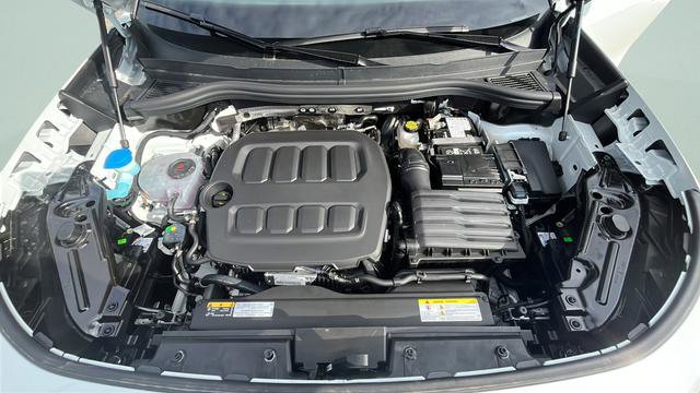 New 2026 Volkswagen Tiguan SE R-Line AWD/4WD image 28