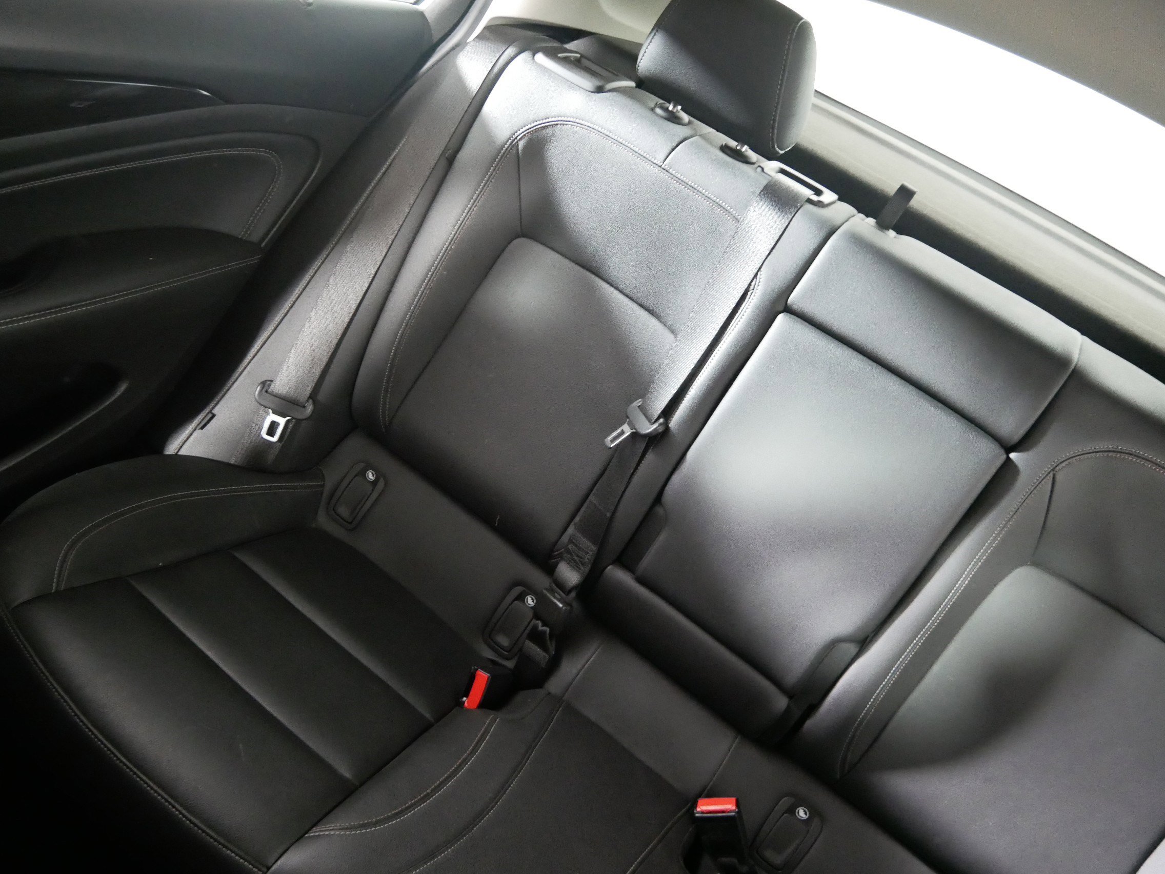 Used 2018 Buick Regal Essence image 12
