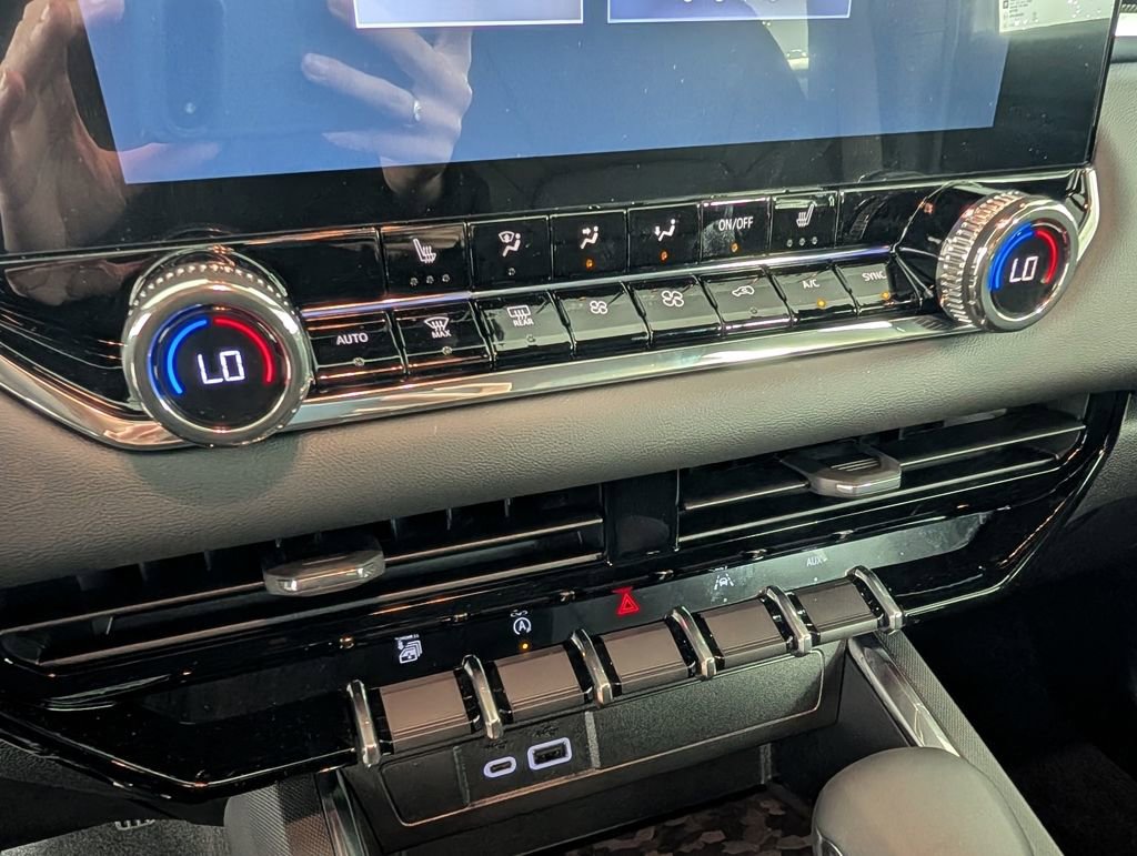 New 2026 GMC Canyon Elevation w/ Convenience Package image 22