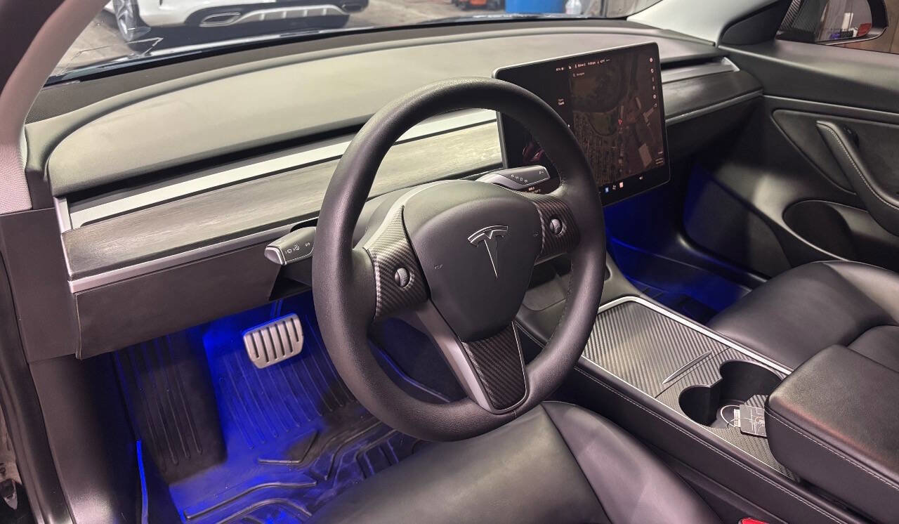 Used 2021 Tesla Model 3 Performance image 11