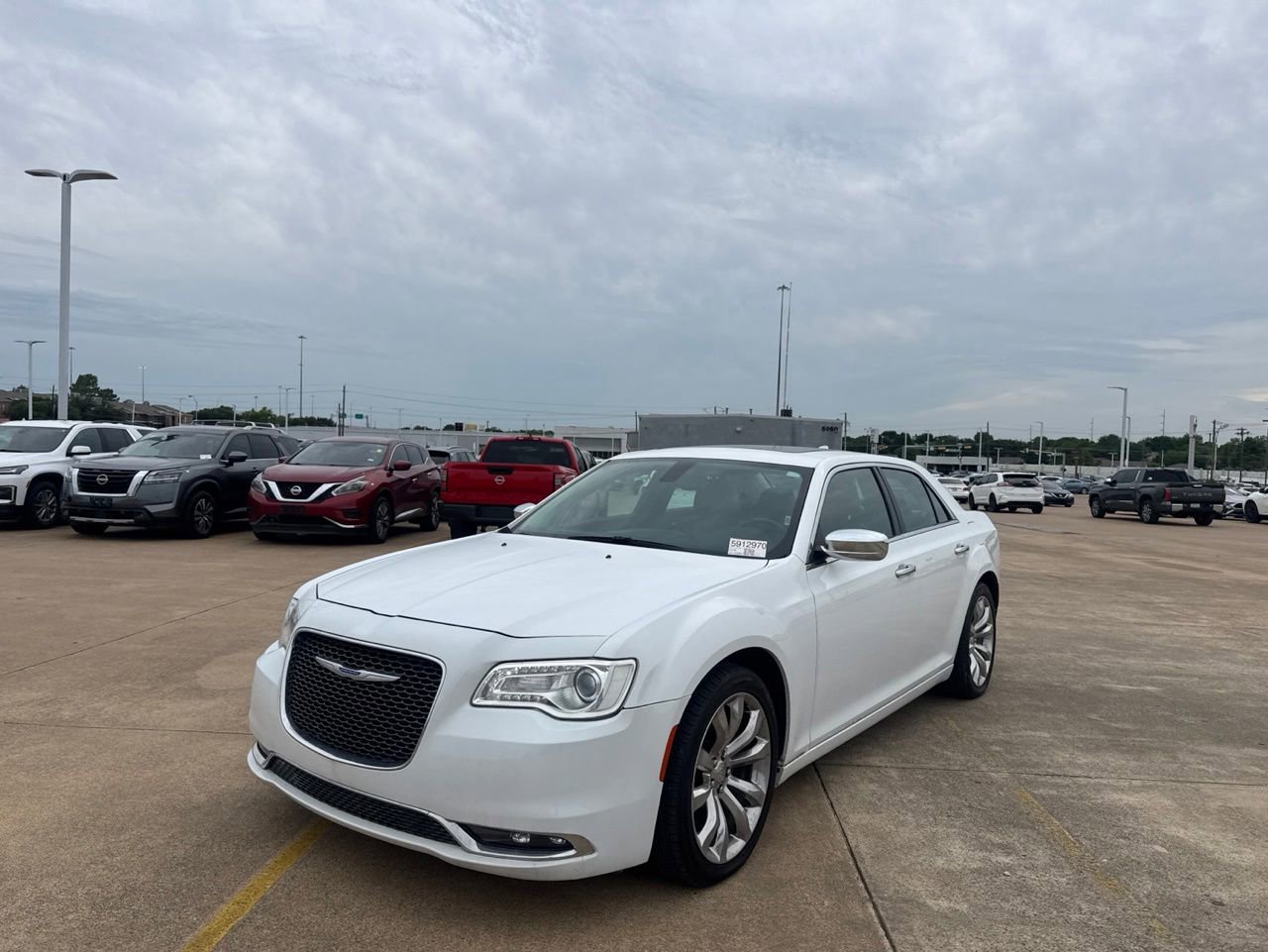 Used 2020 Chrysler 300 Limited RWD image 6