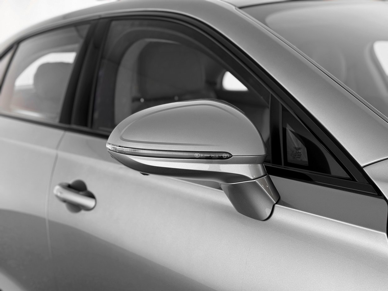 Used 2023 Bentley Flying Spur Azure image 41