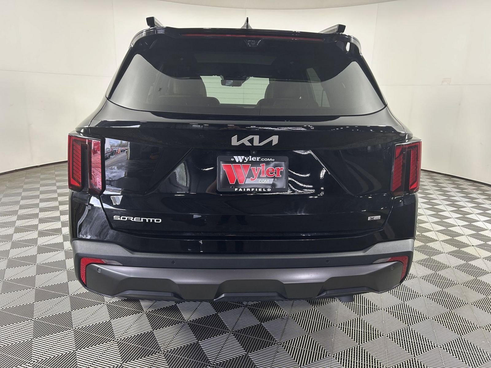 Certified 2024 Kia Sorento SX Prestige w/ Olive Brown Leather Package image 6