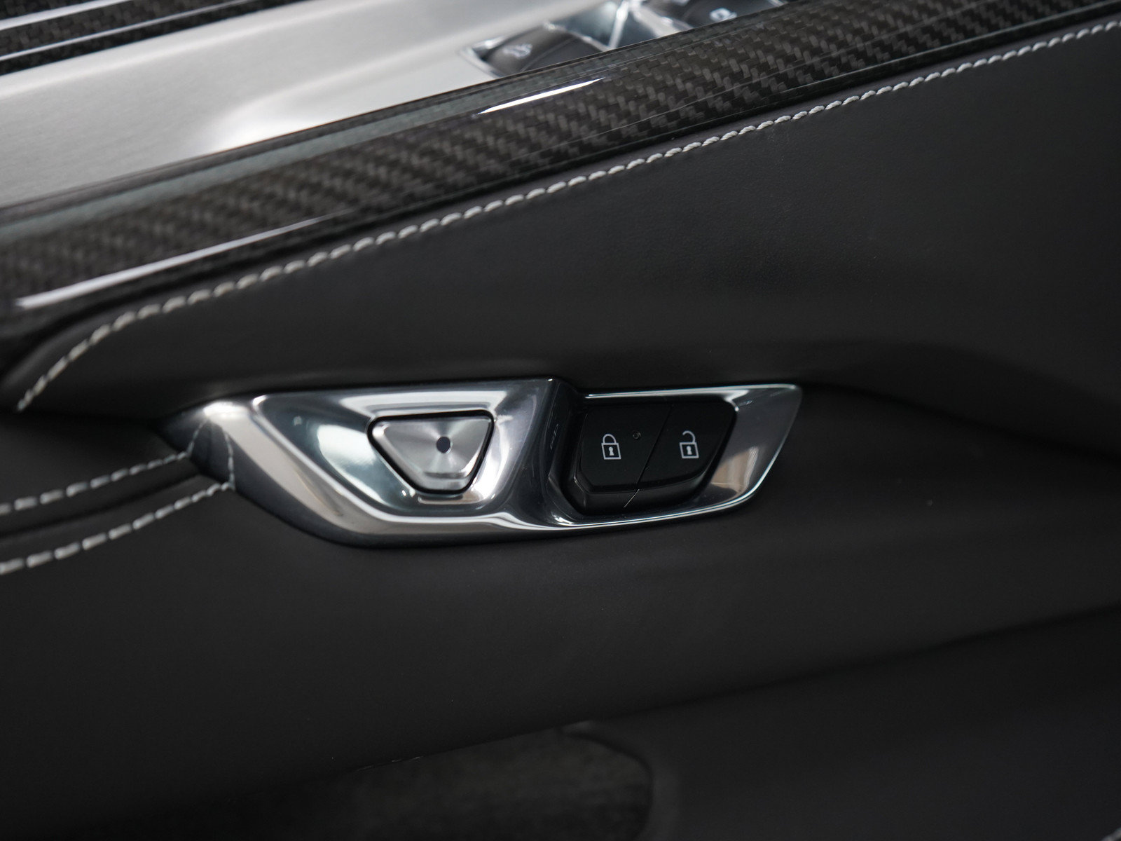 Used 2024 Chevrolet Corvette E-Ray AWD/4WD image 21