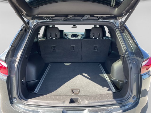 Used 2020 Chevrolet Blazer Premier w/ Driver Confidence II Package FWD image 6