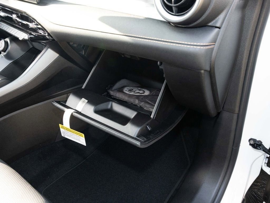 New 2026 Alfa Romeo Tonale w/ Black Premium Package image 62