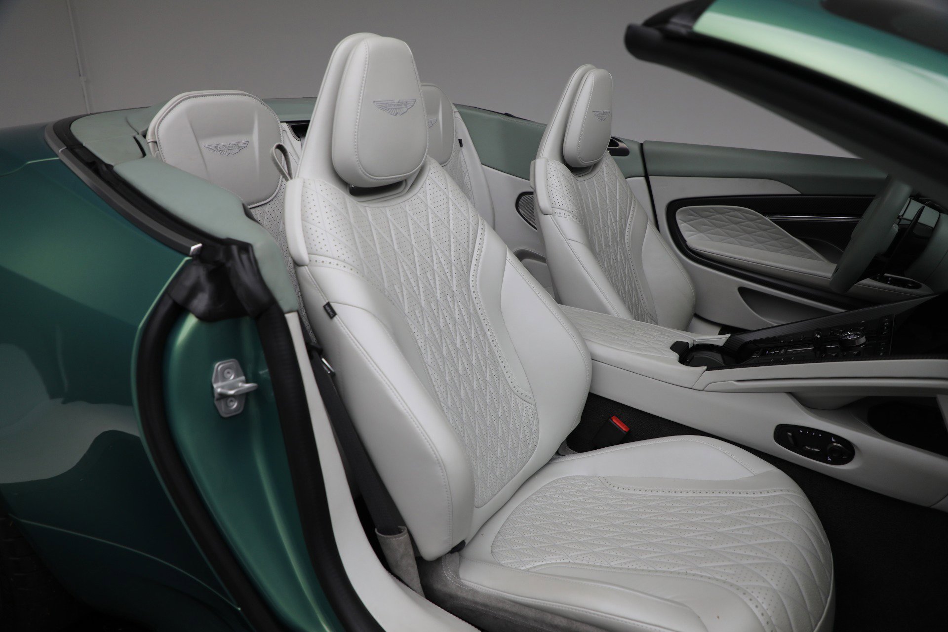 Used 2025 Aston Martin DB12 Convertible RWD image 29