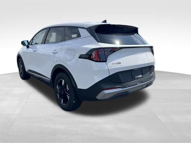 Used 2026 Kia Sportage LX FWD image 5