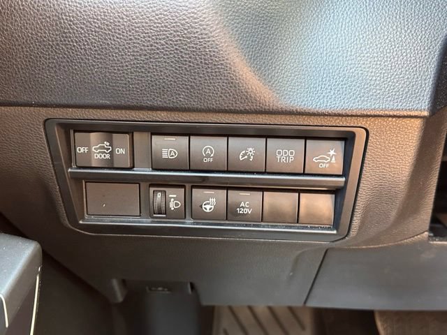 Used 2022 Toyota Prius XLE AWD/4WD image 18