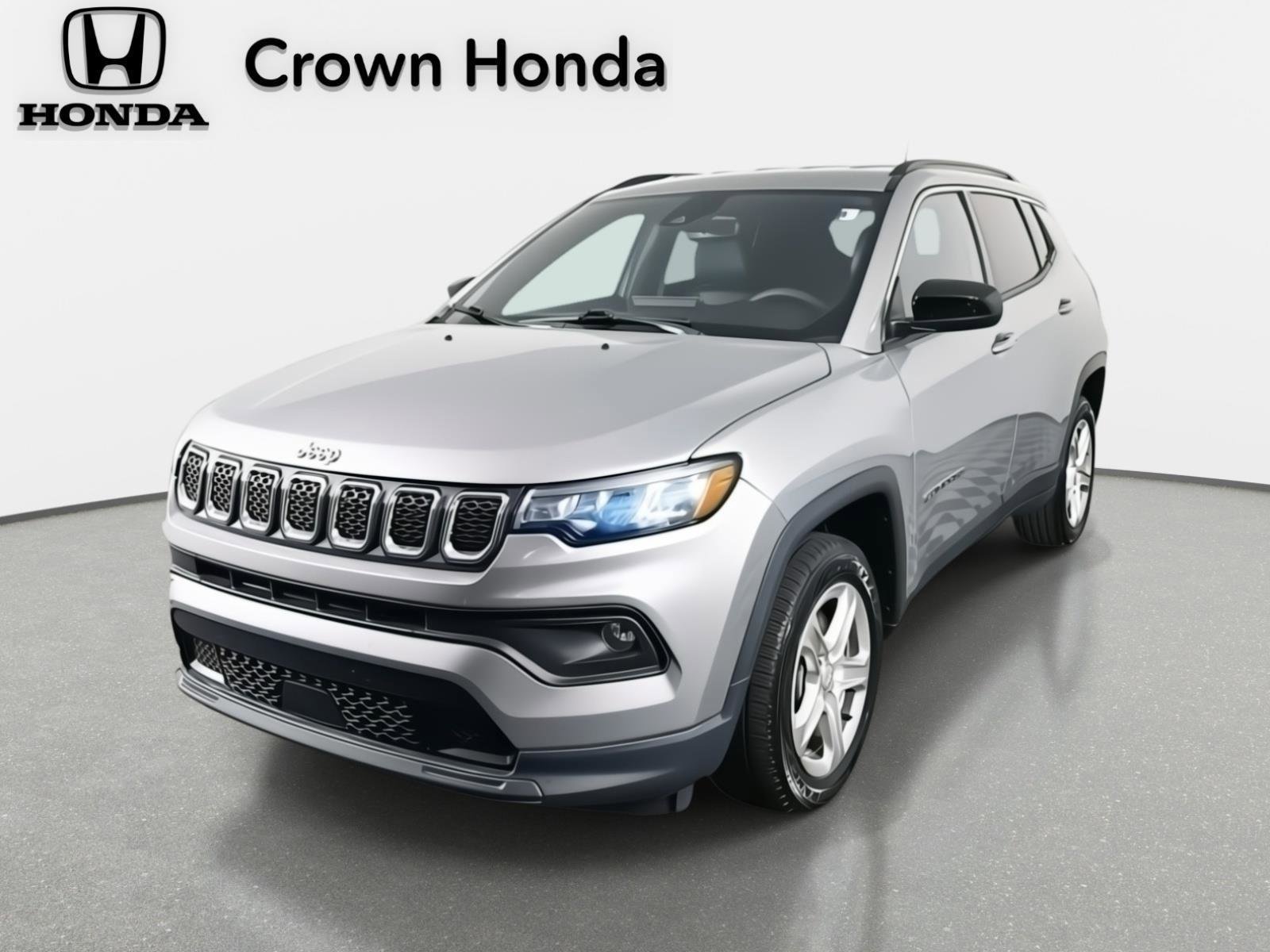 Used 2023 Jeep Compass Latitude image 1