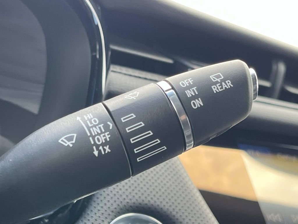 New 2025 Cadillac XT6 Luxury image 33