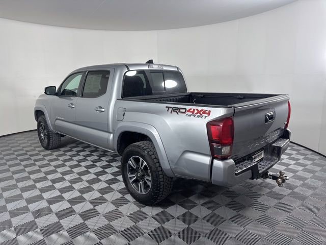 Used 2019 Toyota Tacoma TRD Sport image 5