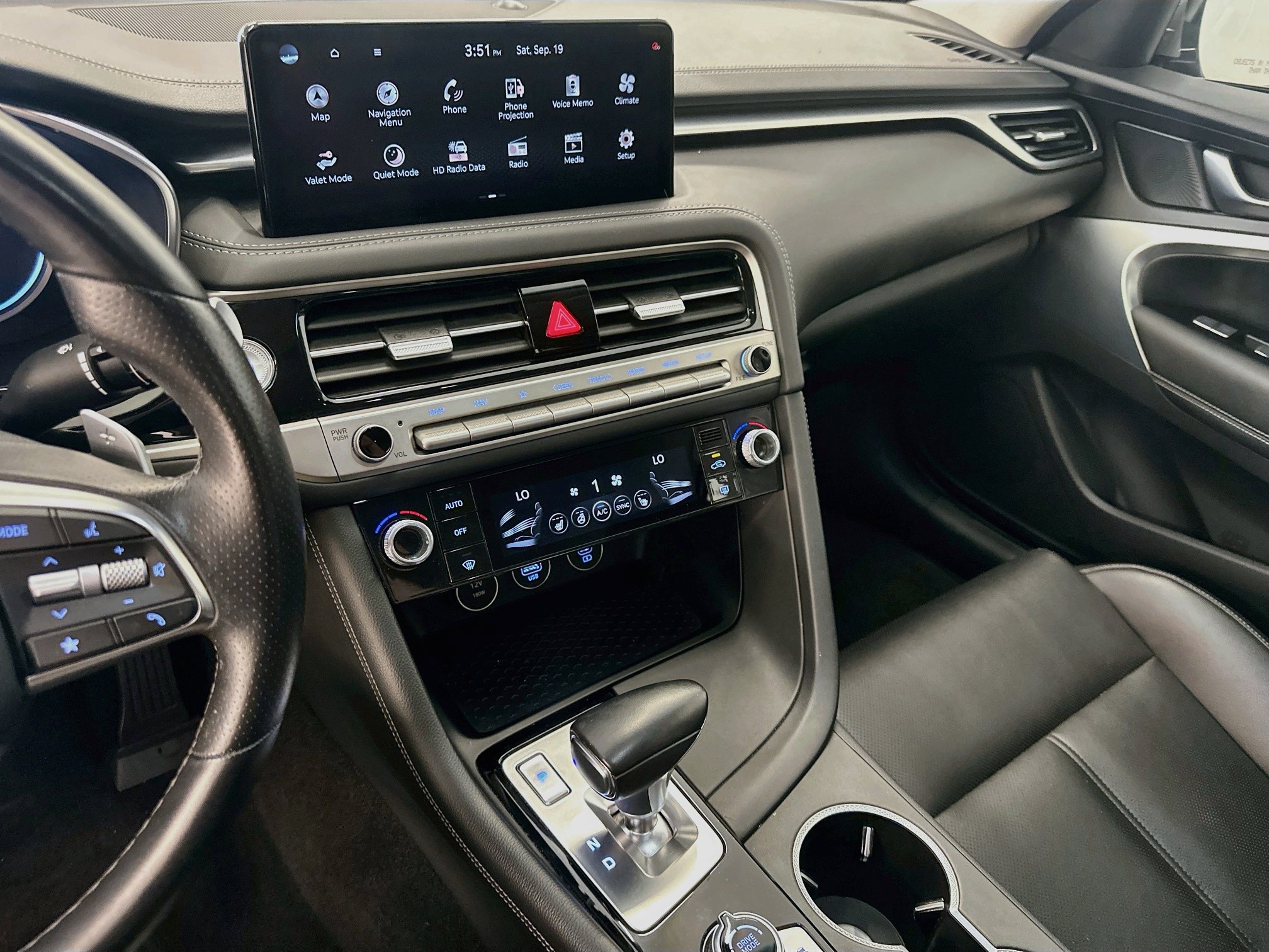 Used 2025 Genesis G70 2.5T AWD/4WD image 26