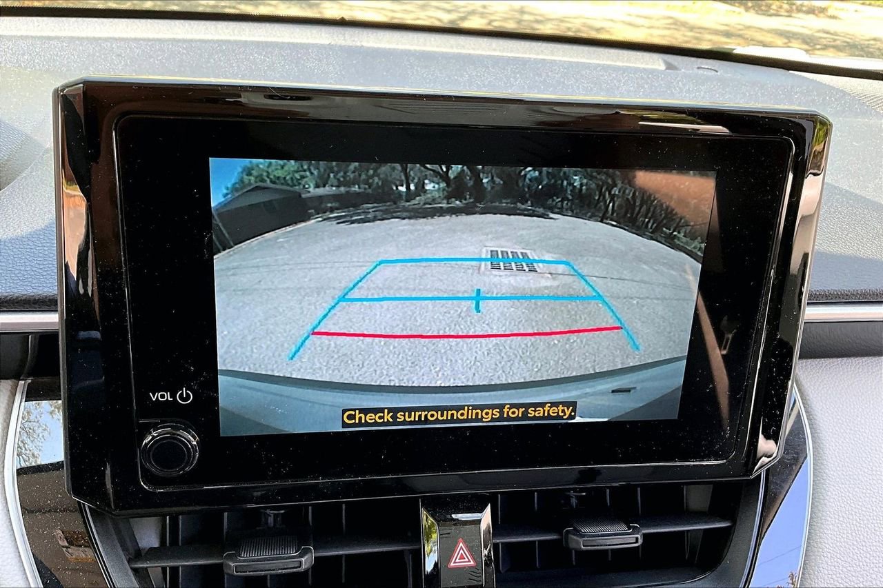 Used 2023 Toyota Corolla Cross L image 13