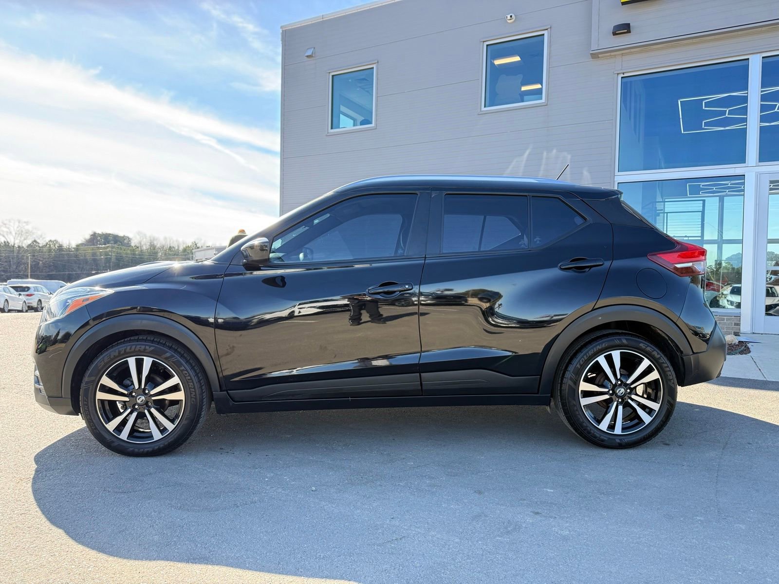 Used 2020 Nissan Kicks SV image 10