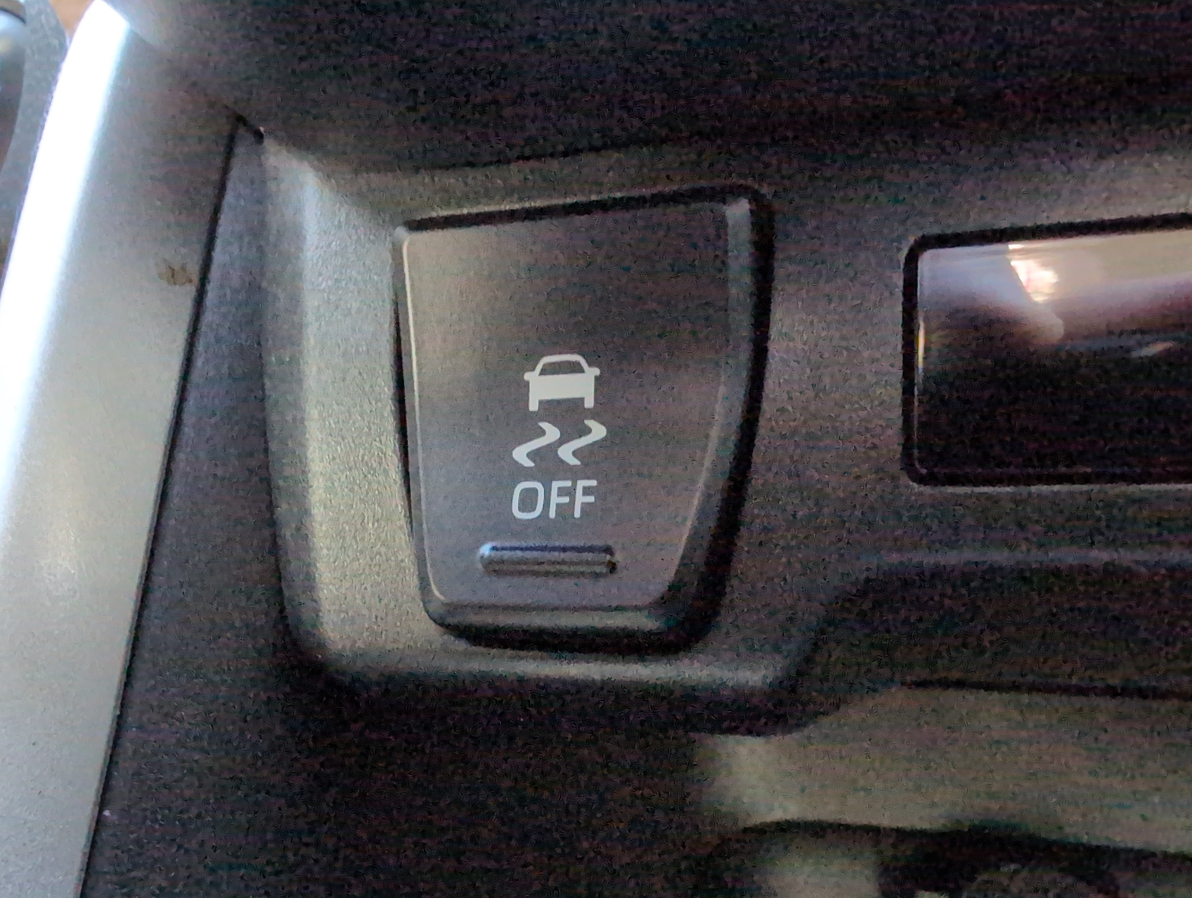 Certified 2022 Toyota RAV4 XLE Premium FWD image 37