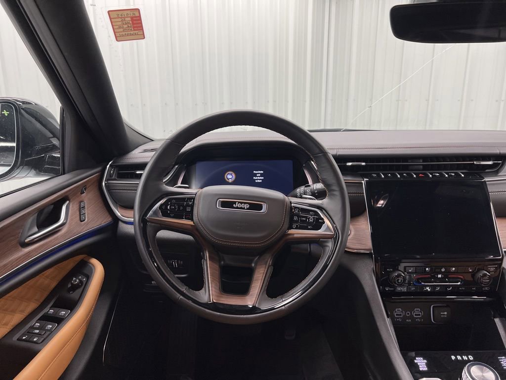 Used 2025 Jeep Grand Cherokee Summit w/ MOPAR Finishing Package AWD/4WD image 11