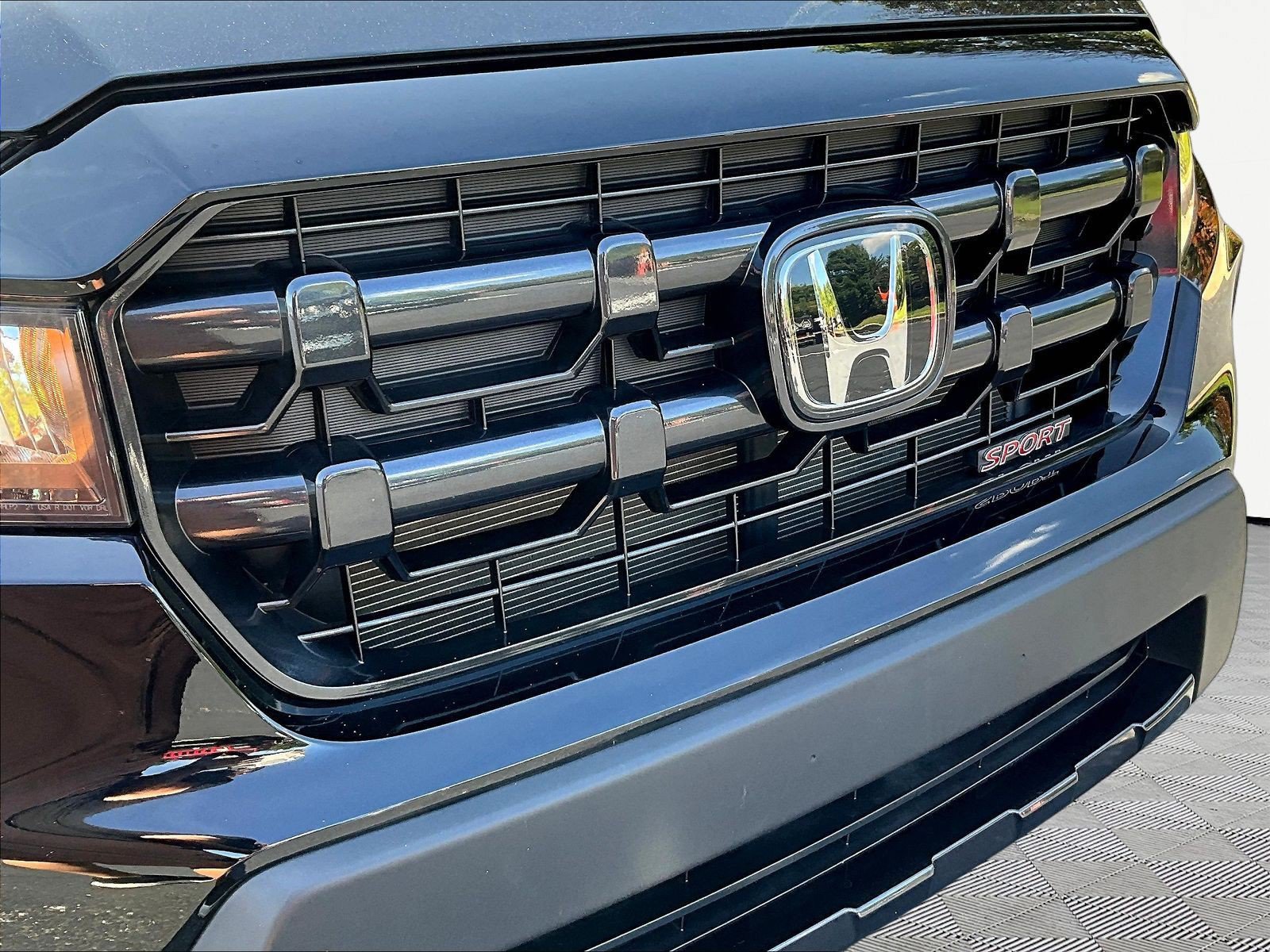Certified 2025 Honda Ridgeline Sport image 34