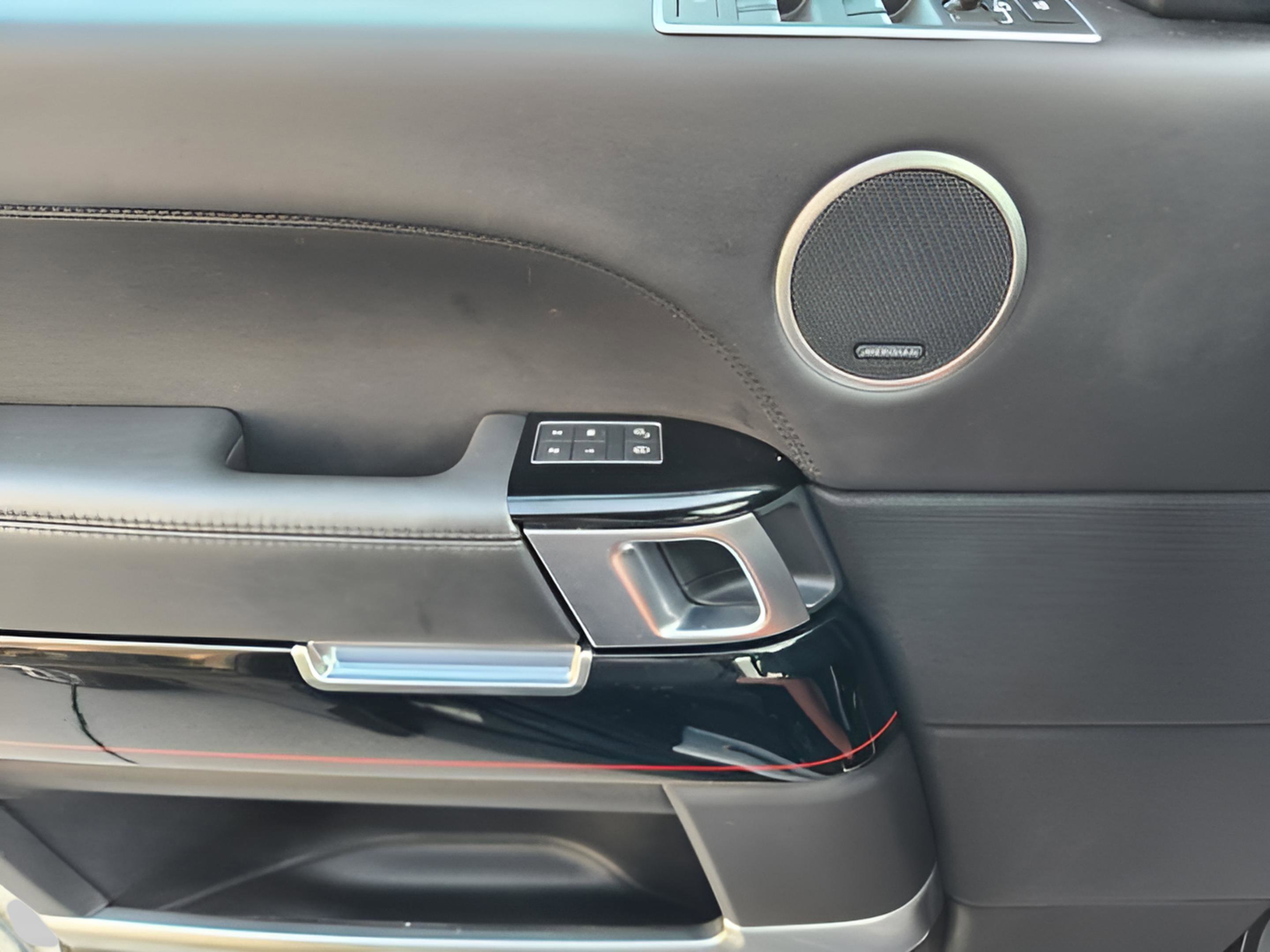 Used 2017 Land Rover Range Rover SV Autobiography Dynamic image 18