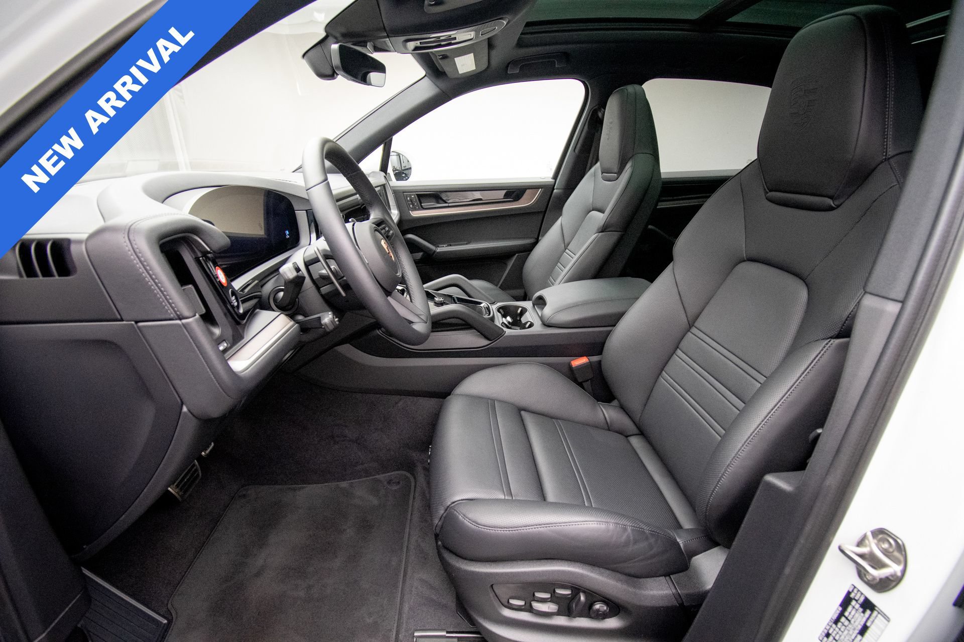 Used 2025 Porsche Cayenne S AWD/4WD image 12