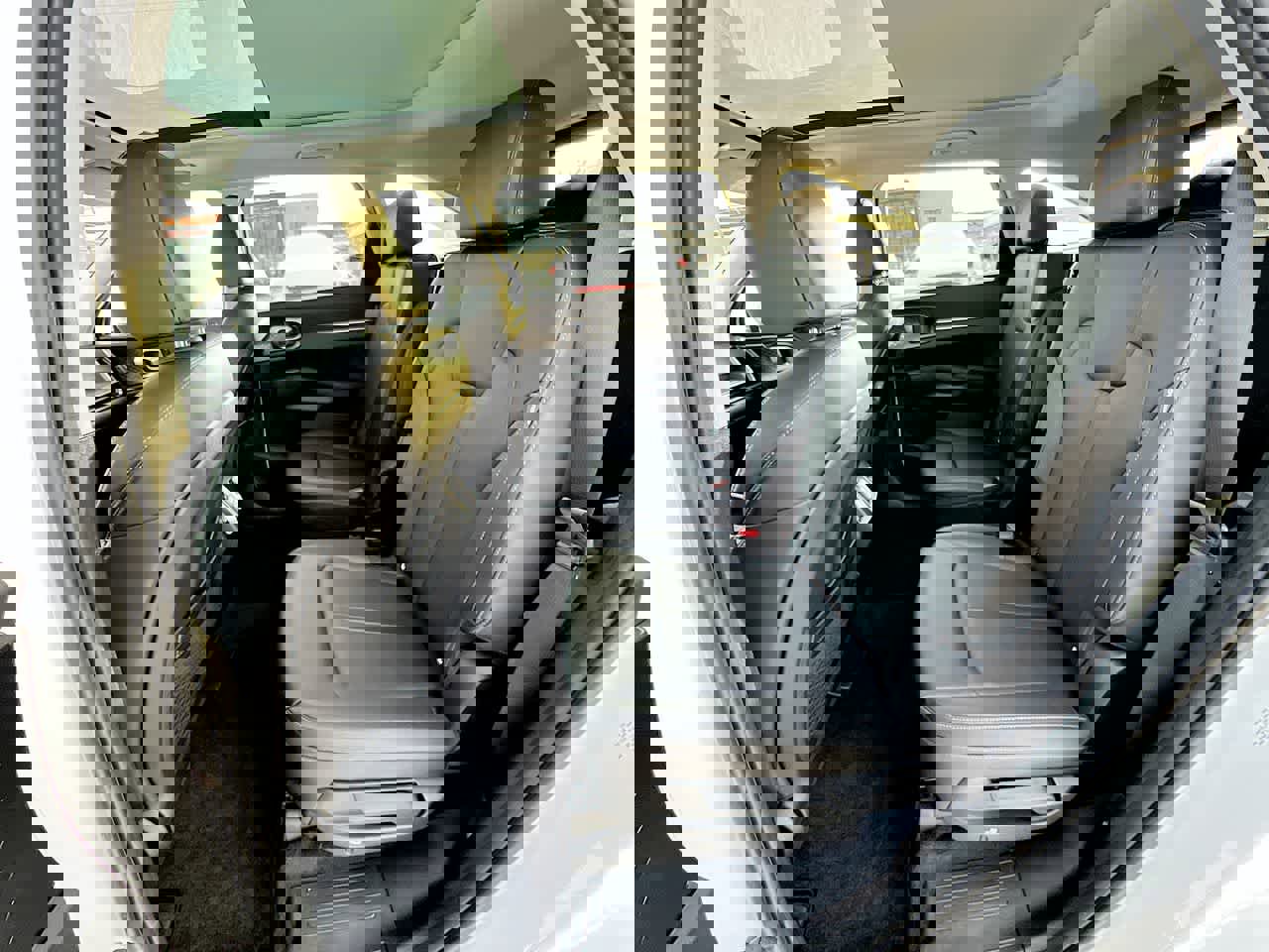 Certified 2025 Kia Sorento EX w/ Panoramic Sunroof Package image 23