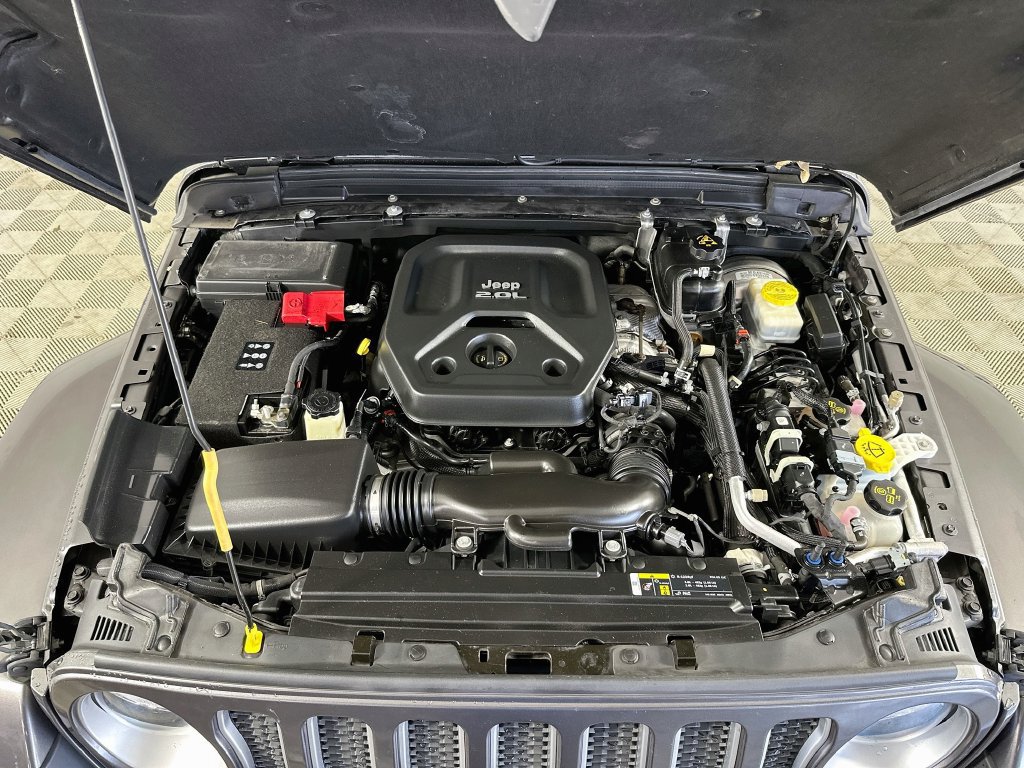 Used 2018 Jeep Wrangler Unlimited Sahara AWD/4WD image 35