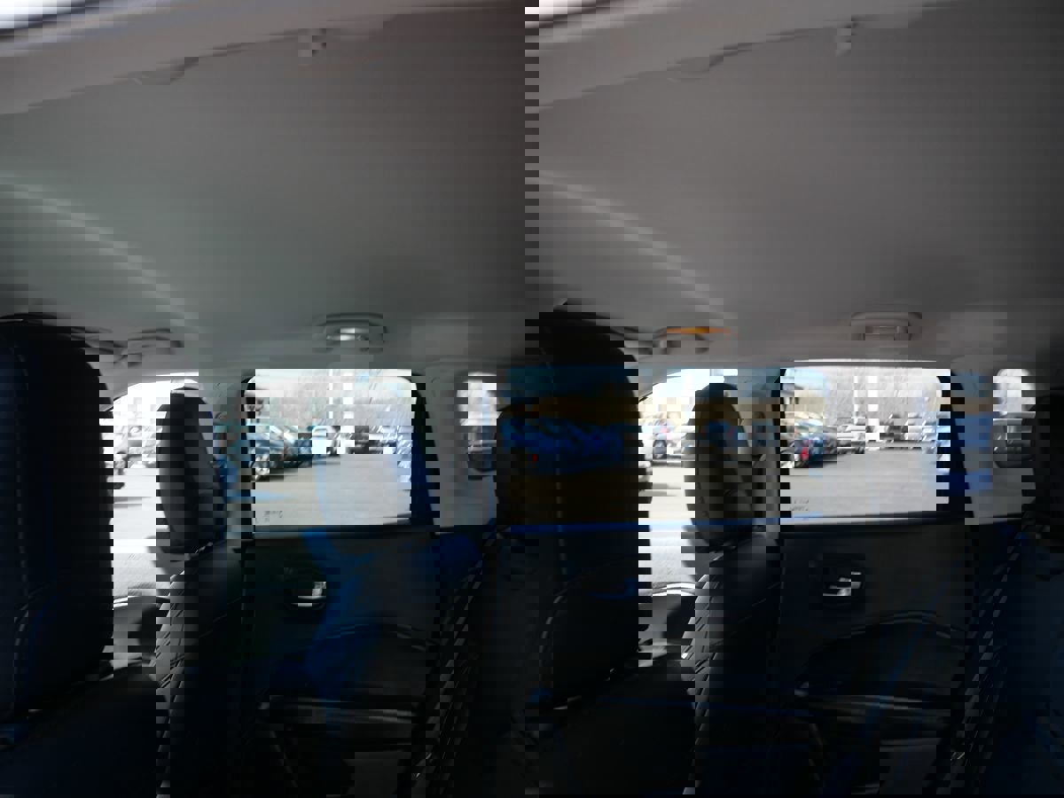 Used 2018 Jeep Compass Latitude w/ Cold Weather Group image 21