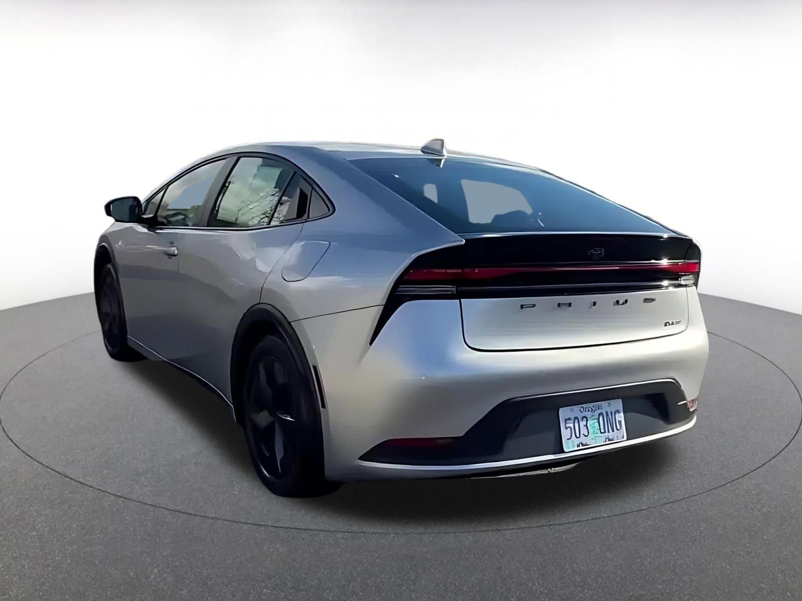 Used 2025 Toyota Prius LE image 10