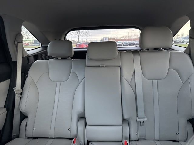 Used 2025 Kia Sorento S image 24