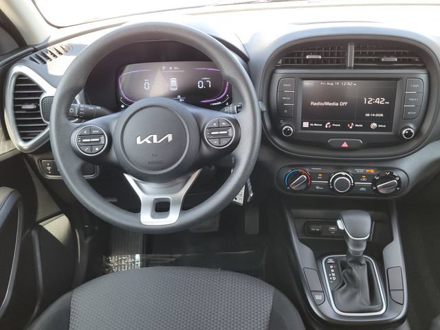 Certified 2025 Kia Soul LX w/ LX Technology Package FWD image 11