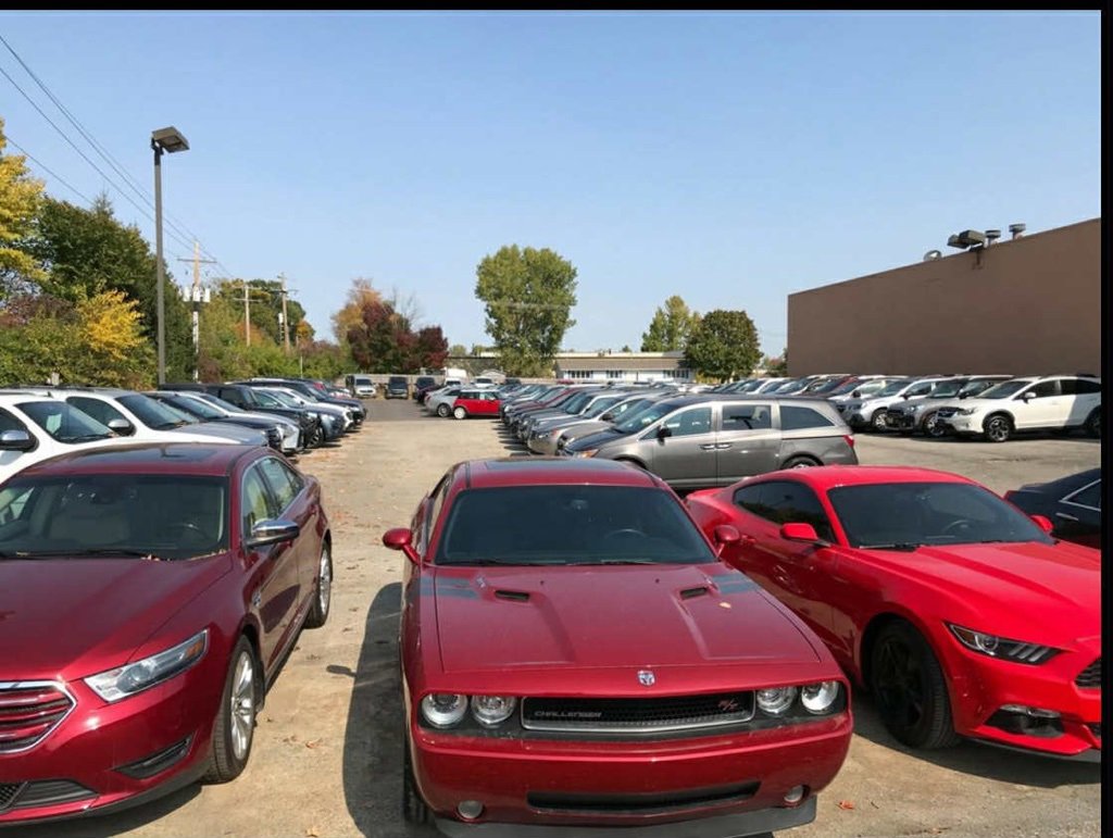 Used 2019 Land Rover Range Rover Velar R-Dynamic SE image 4