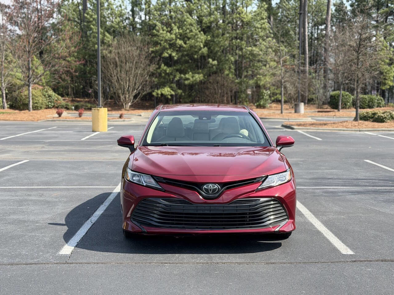 Used 2018 Toyota Camry LE image 5