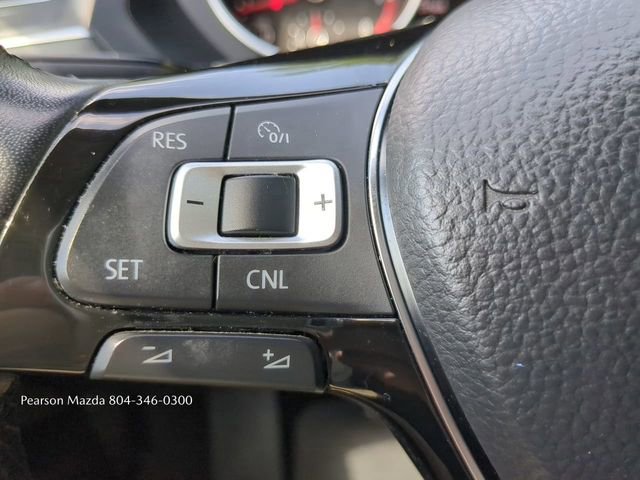 Used 2018 Volkswagen Tiguan SE w/ Panoramic Sunroof Package AWD/4WD image 25