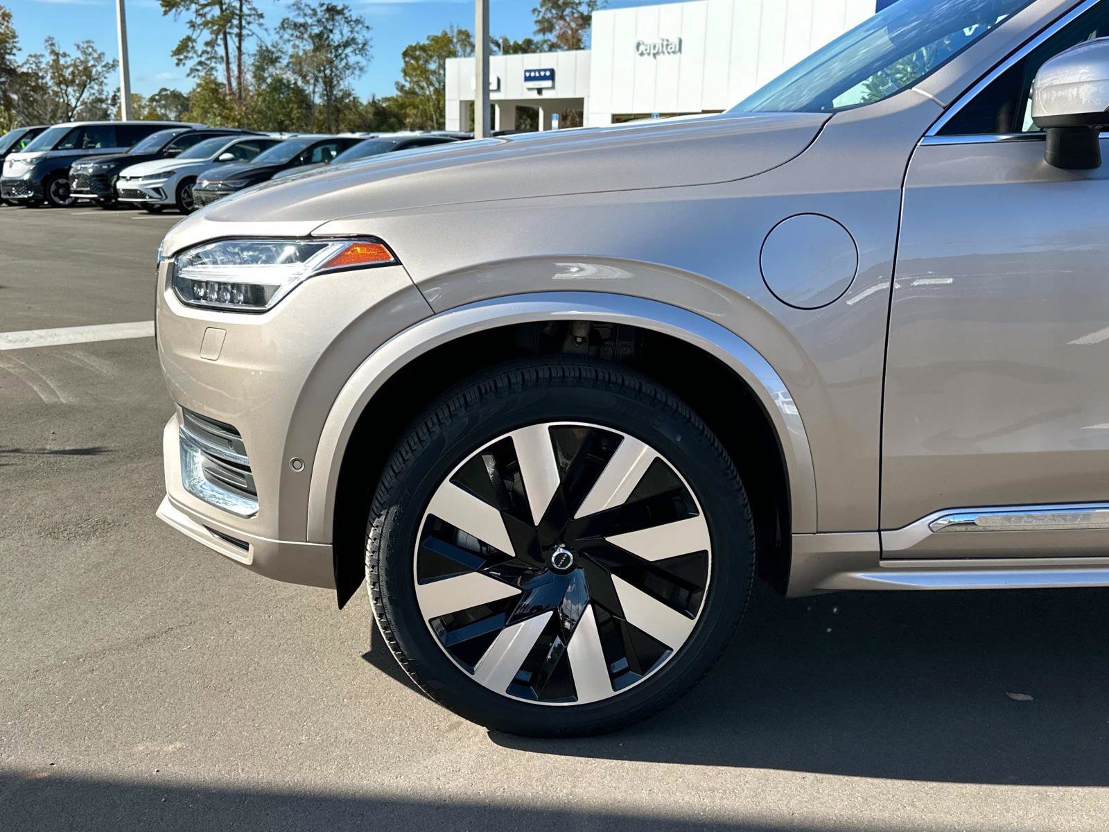 Certified 2024 Volvo XC90 T8 Plus w/ Protection Package Premier image 10