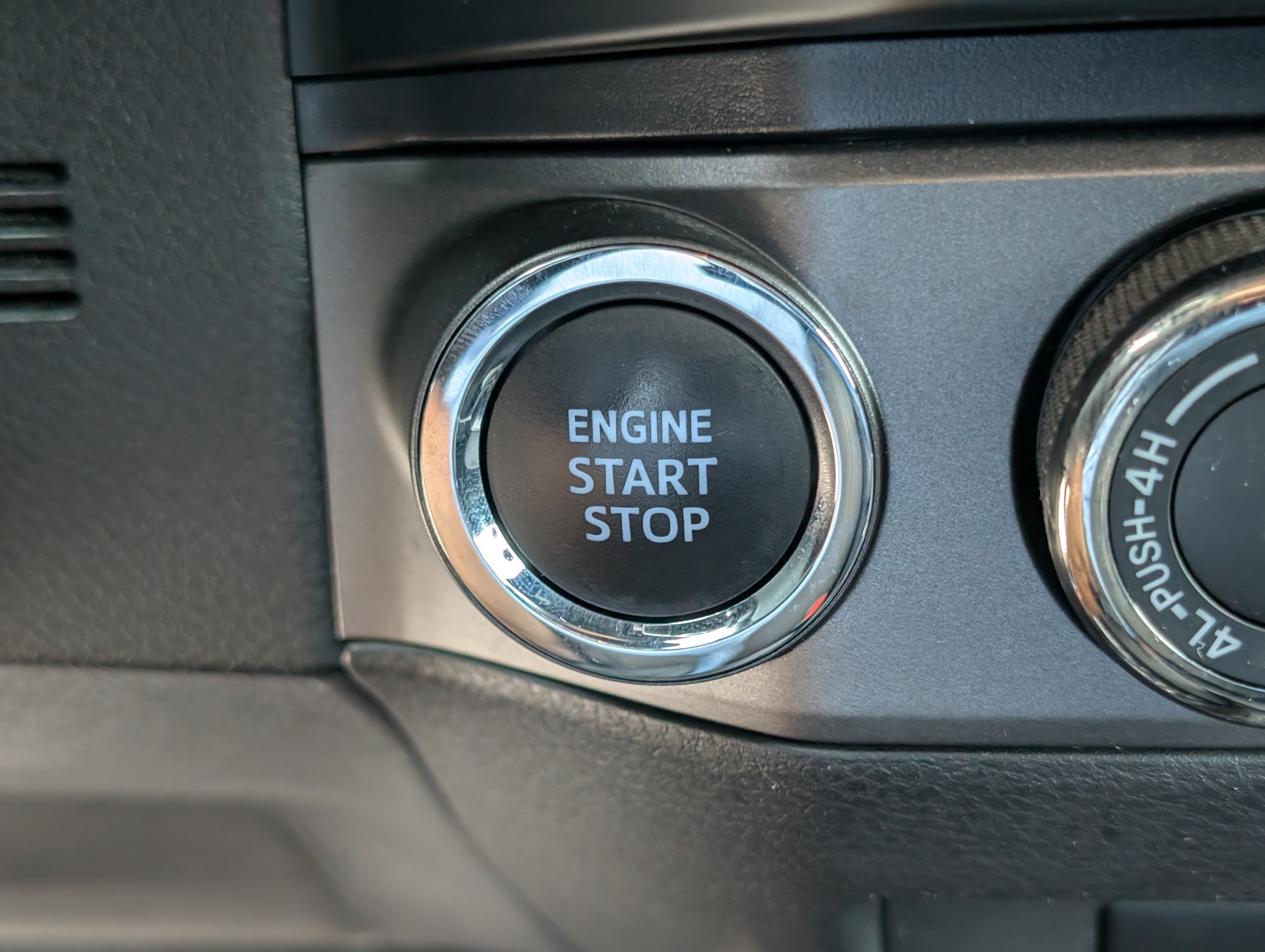Used 2019 Toyota Tacoma TRD Sport w/ Technology Package AWD/4WD image 24