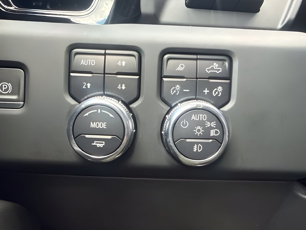 Used 2024 GMC Sierra 1500 AT4 w/ Technology Package AWD/4WD image 21