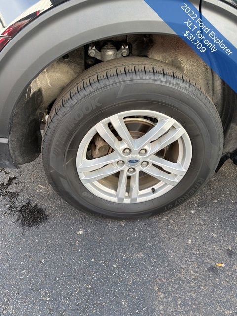 Used 2022 Ford Explorer XLT w/ Equipment Group 202A image 35