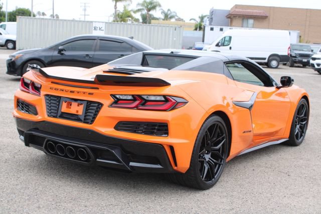 Used 2024 Chevrolet Corvette Z06 w/ Stealth Interior Trim Package RWD image 5