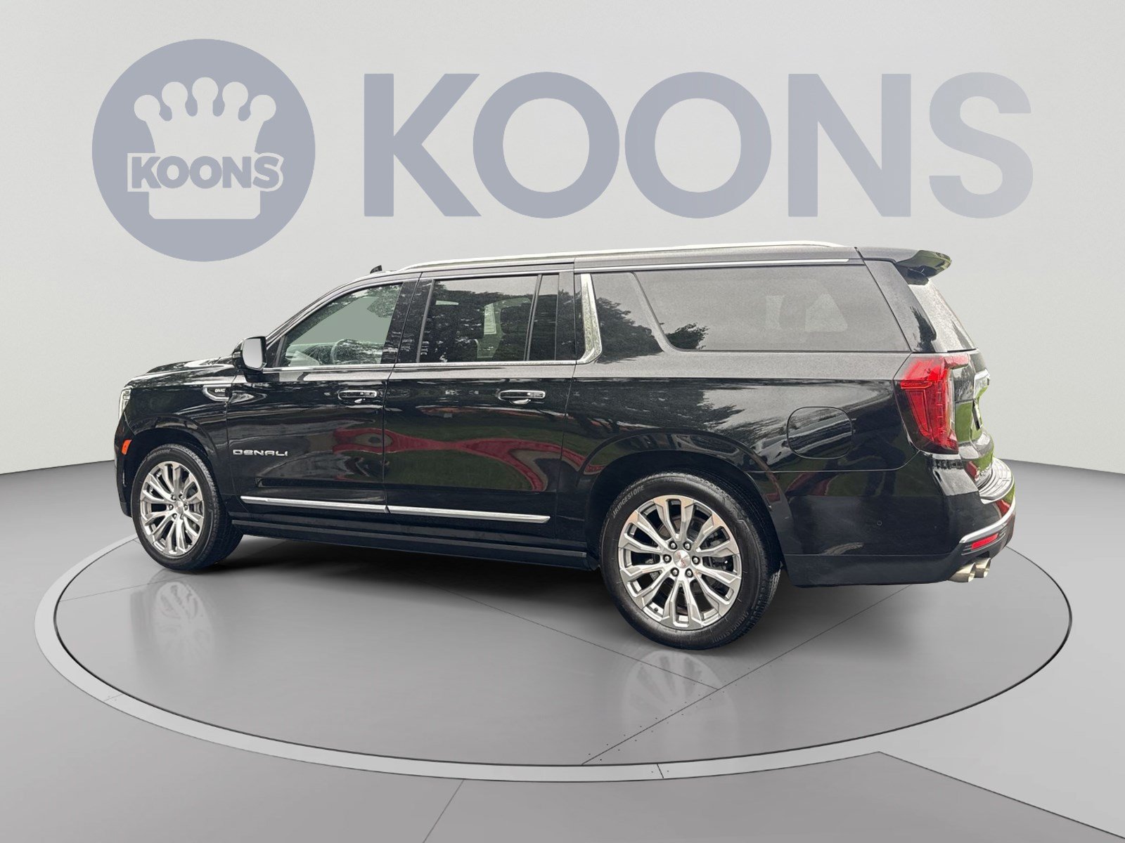 Used 2023 GMC Yukon XL Denali w/ Denali Reserve Package AWD/4WD image 4