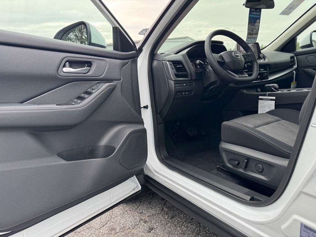 New 2026 Nissan Rogue SV image 14