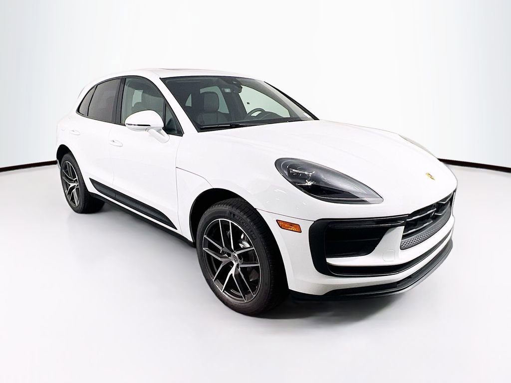 Certified 2026 Porsche Macan AWD/4WD image 7