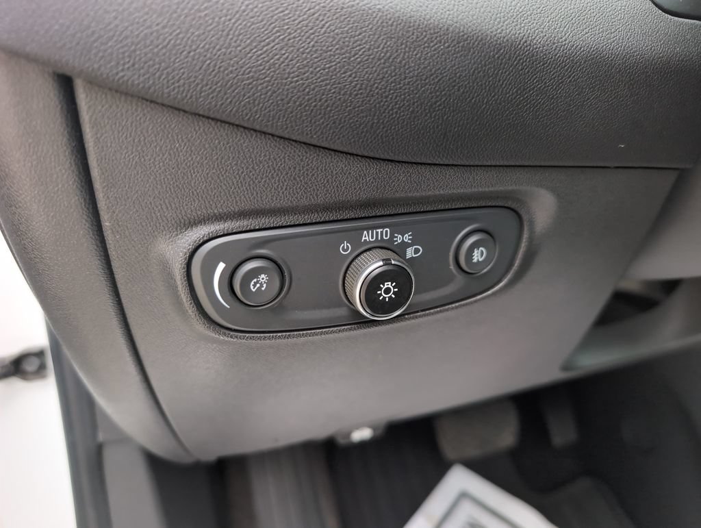 Used 2020 Chevrolet Equinox Premier AWD/4WD image 21