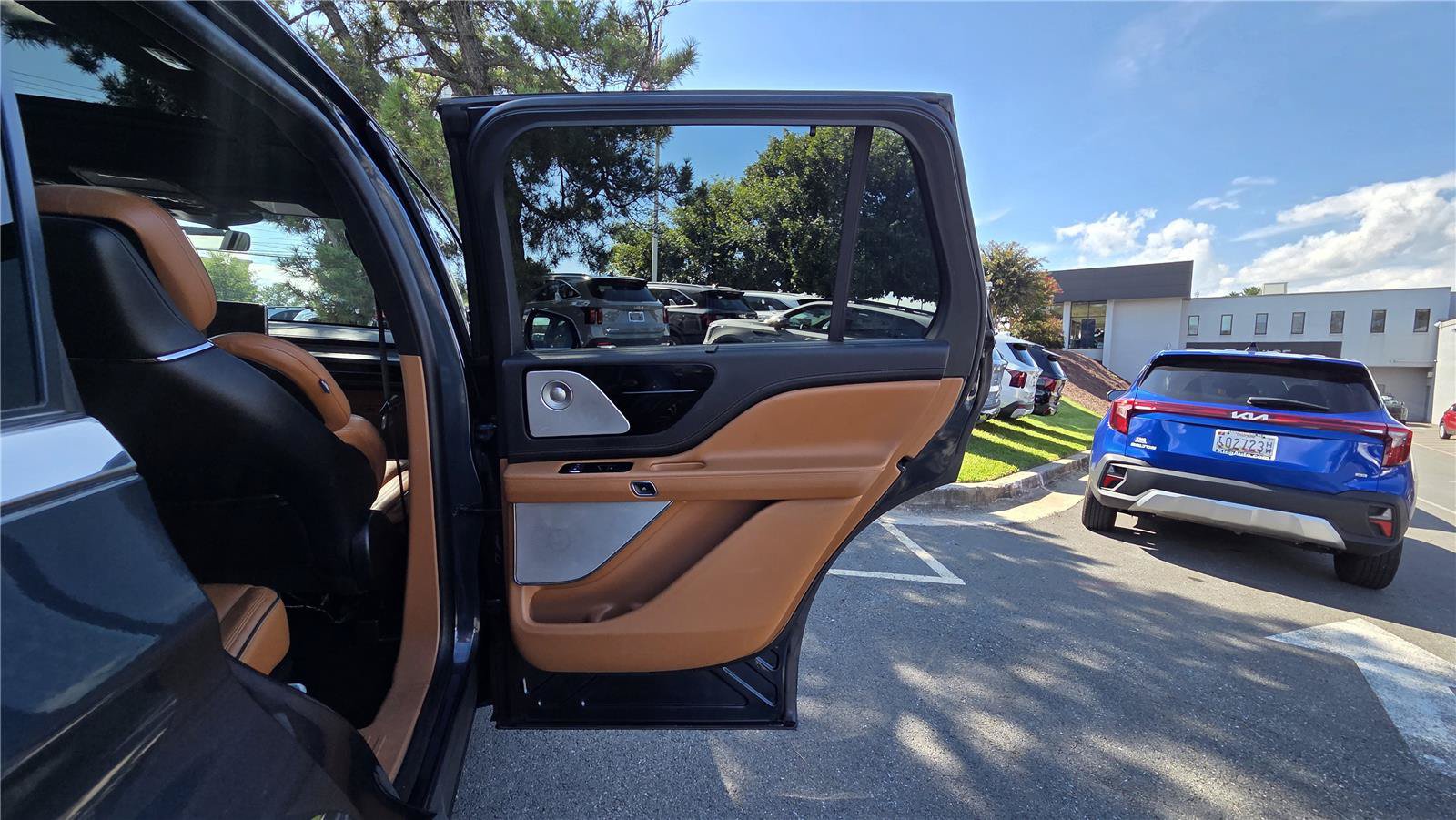 Used 2020 Lincoln Aviator Black Label w/ Dynamic Handling Package AWD/4WD image 34