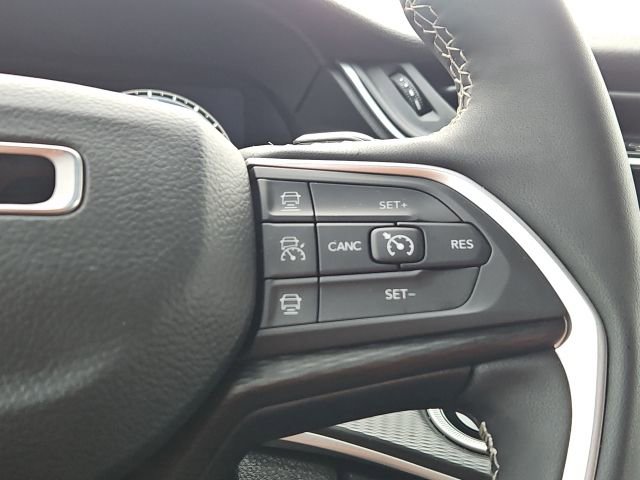 Used 2024 Jeep Grand Cherokee Altitude image 35