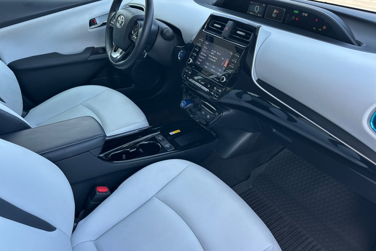 Certified 2022 Toyota Prius XLE w/ Premium Convenience Package FWD image 16