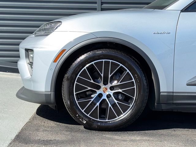 New 2025 Porsche Macan Electric image 11