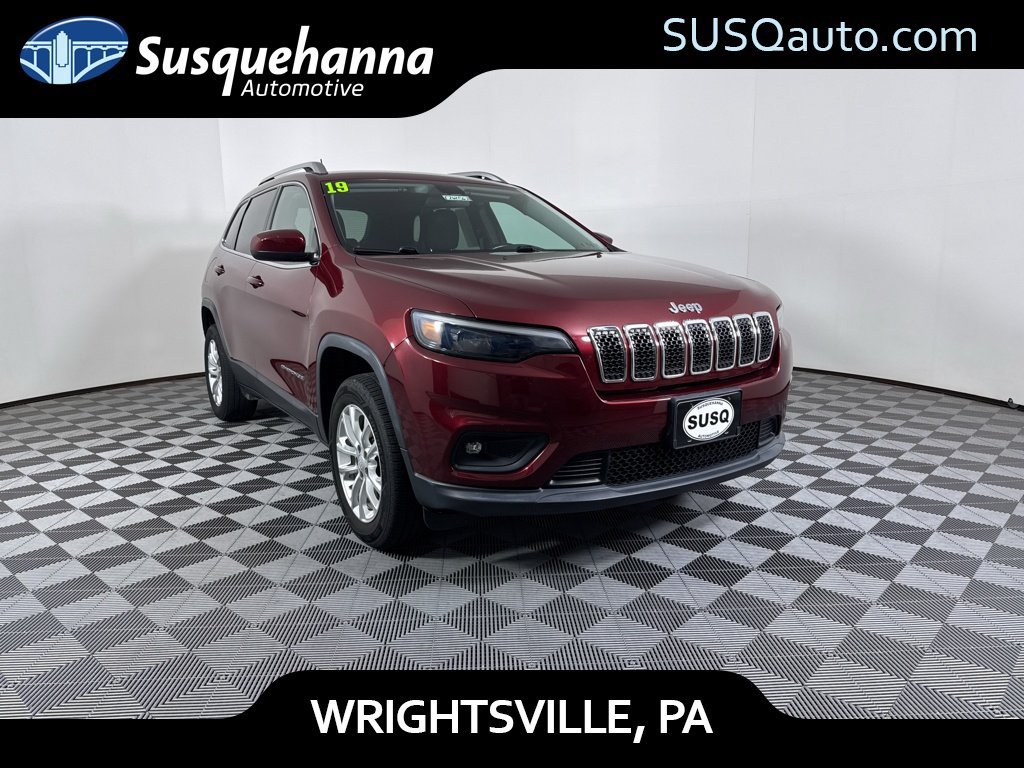 Used 2019 Jeep Cherokee Latitude w/ Cold Weather Group AWD/4WD image 1