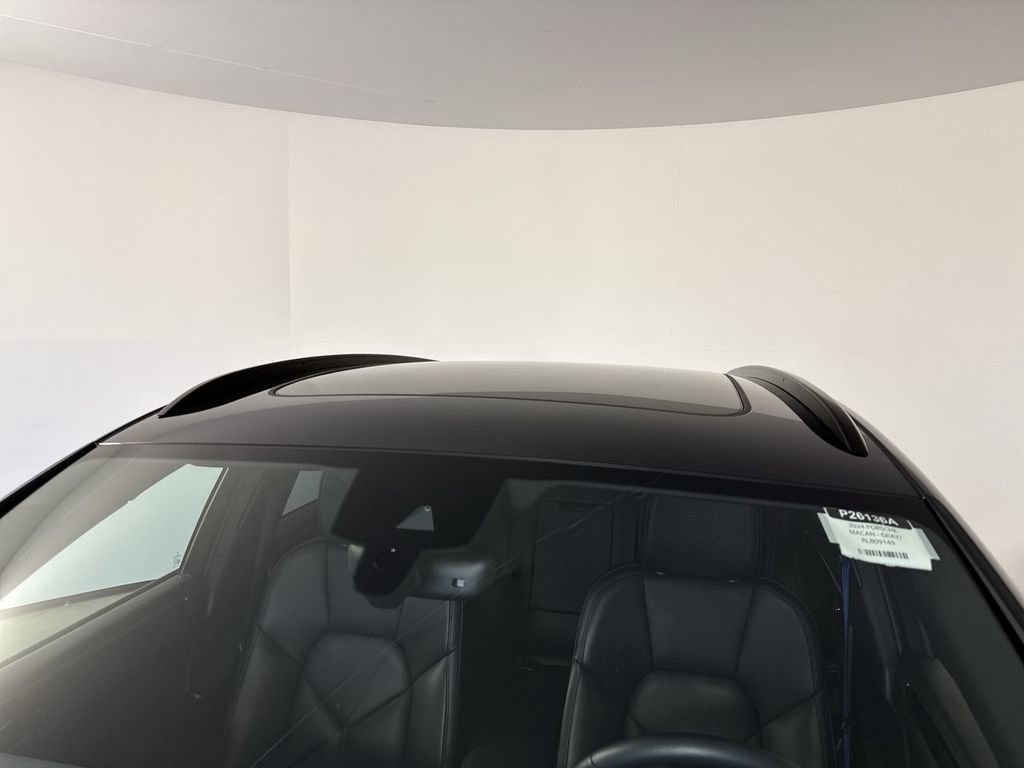 Certified 2024 Porsche Macan Turbo image 17