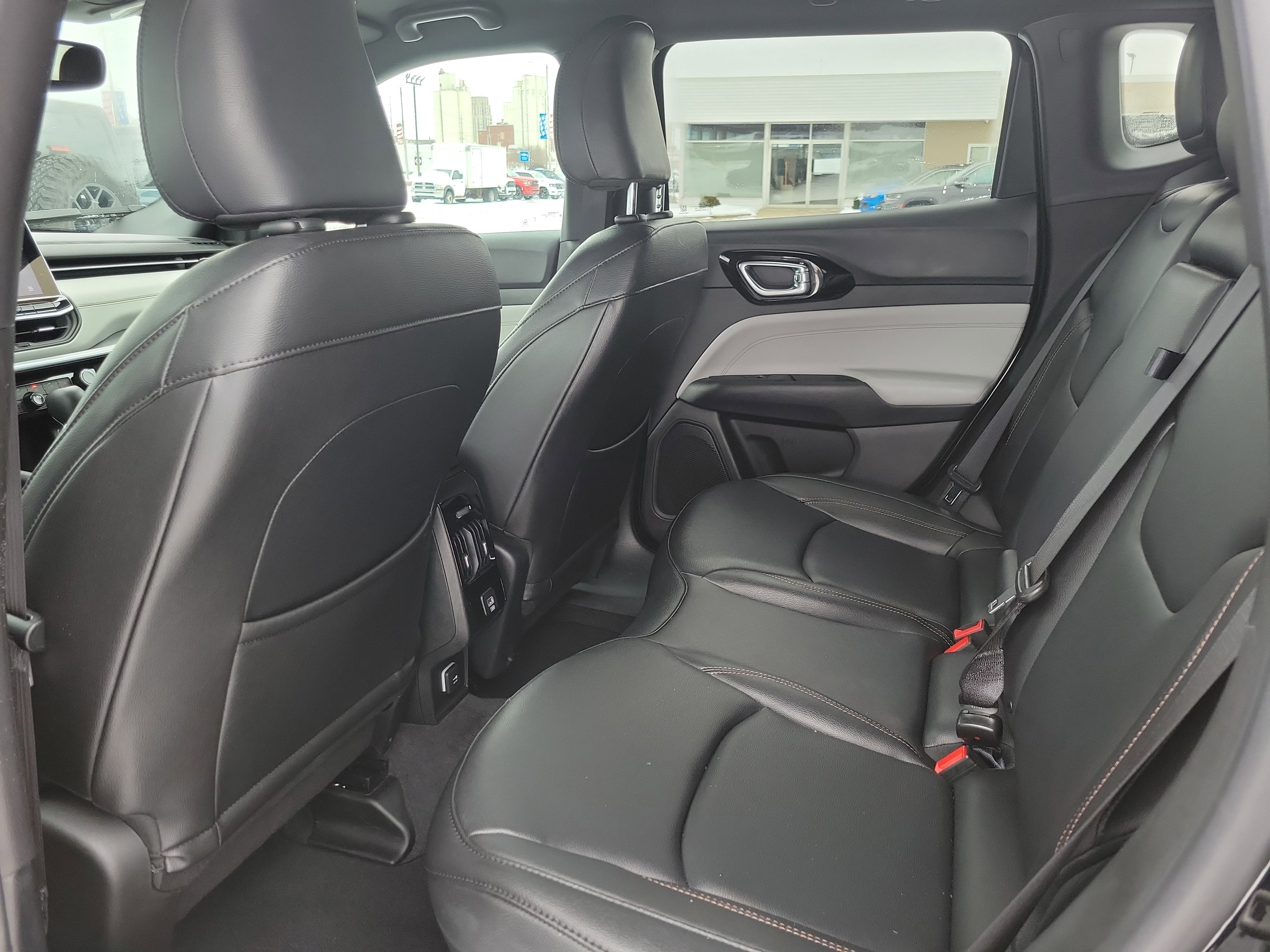 Used 2024 Jeep Compass Limited image 19